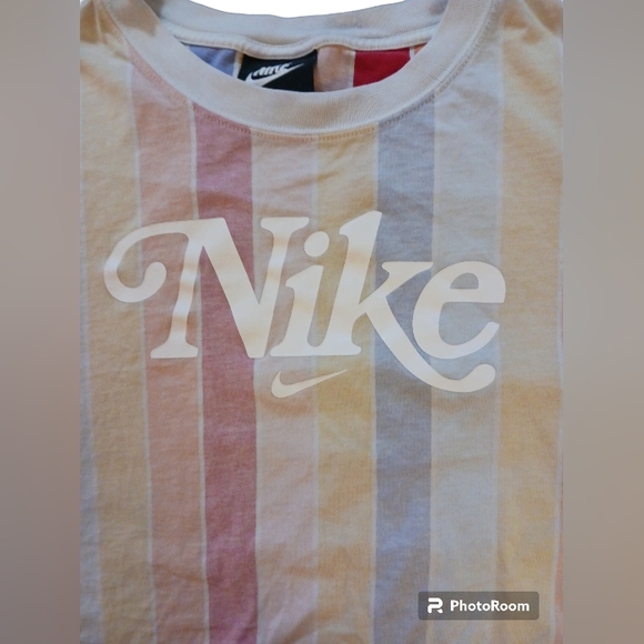 NIKE. Rainbow cropped summer tee. Womens 1X - Picture 2 of 7